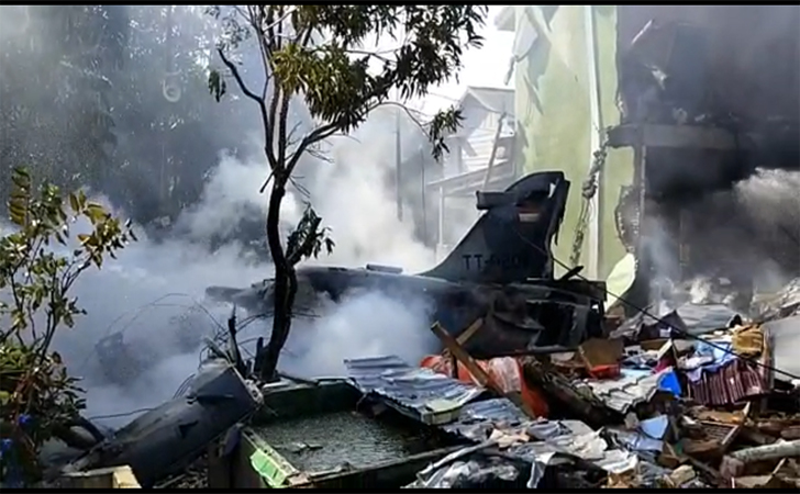 Bangkai Pesawat Hawk Dibawa ke Lanud Roesmin Nurjadin Bangkai Pesawat Hawk Dibawa ke Lanud Roesmin Nurjadini