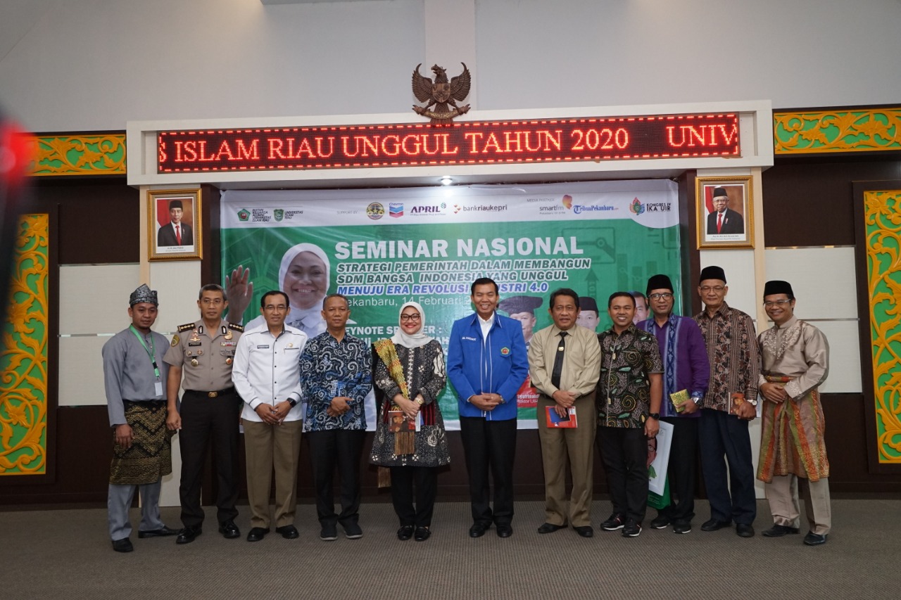 IKA UIR Sukses Jadikan Almamater Sebagai Kampus Kedua Luar Pulau Jawa Yang di Kunjungi Menaker IKA UIR Sukses Jadikan Almamater Sebagai Kampus Kedua Luar Pulau Jawa Yang di Kunjungi Menakeri