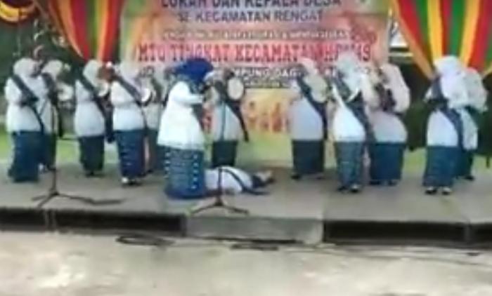 Tengah Tampil Robbana, Ibu di Inhu ini Tewas Seketika Tengah Tampil Robbana, Ibu di Inhu ini Tewas Seketikai