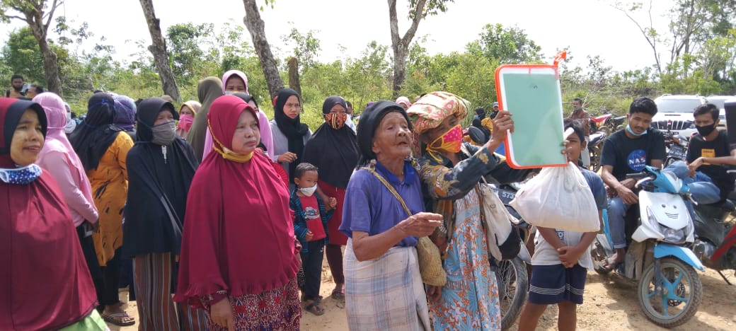 Lahan Tora Pemberian Presiden Jokowi Diduga Bermasalah, Puluhan Warga Tapung Hulu Gelar Aksi Lahan Tora Pemberian Presiden Jokowi Diduga Bermasalah, Puluhan Warga Tapung Hulu Gelar Aksii