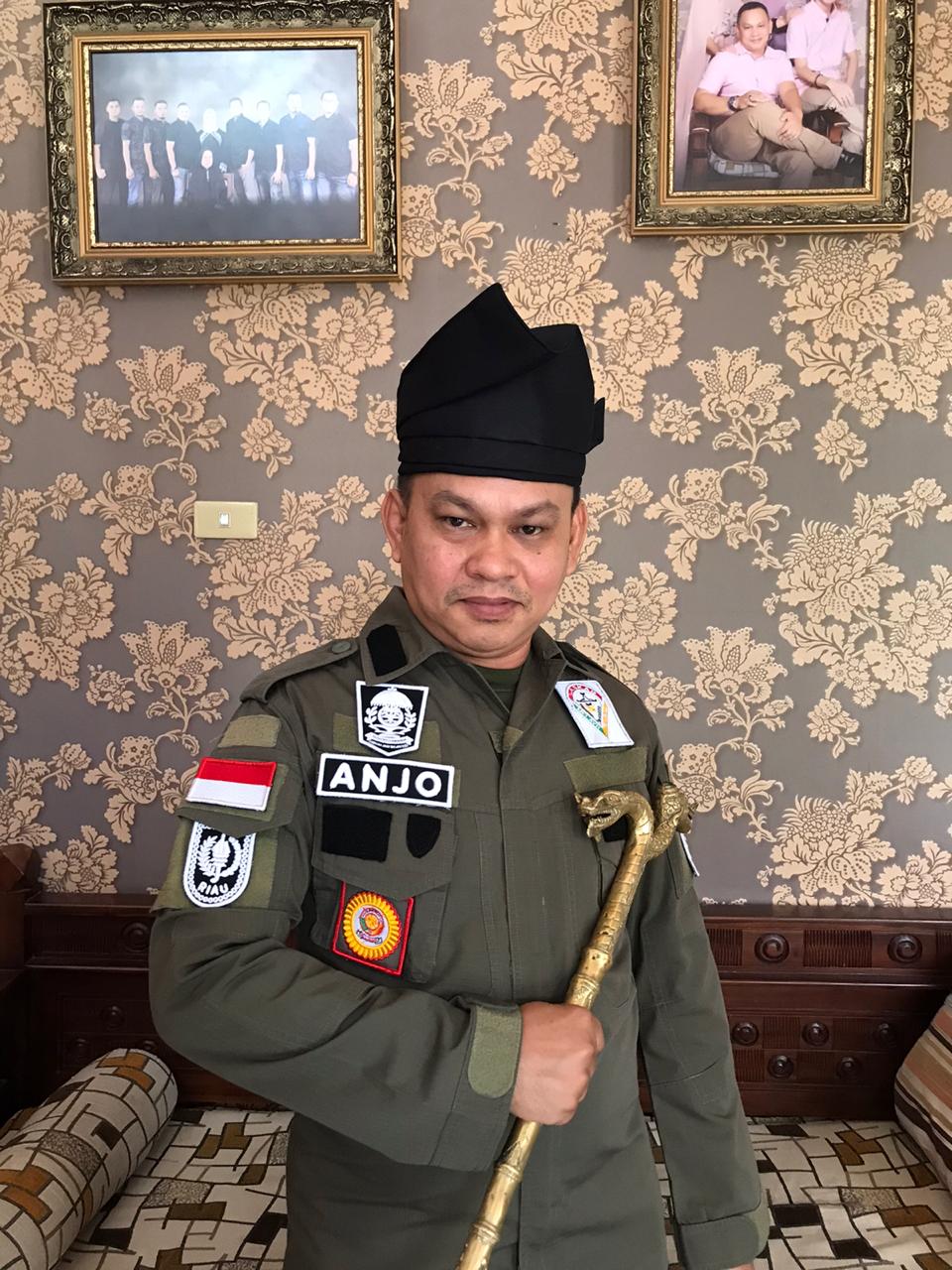 PADA saat ini fenomena lesbian, gay, bisexsual dan transgender , (LGBT) PADA saat ini fenomena lesbian, gay, bisexsual dan transgender , (LGBT)i
