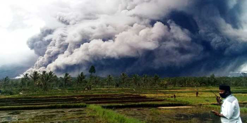 Semeru Erupsi, Ekonomi Warga di 2 Kabupaten Langsung Terdampak Semeru Erupsi, Ekonomi Warga di 2 Kabupaten Langsung Terdampaki