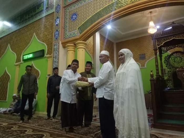 Safari Ramadhan di Perum Bina Widya UNRI, Ida Yulita Hadirkan Ketua DPRD Pekanbaru Safari Ramadhan di Perum Bina Widya UNRI, Ida Yulita Hadirkan Ketua DPRD Pekanbarui