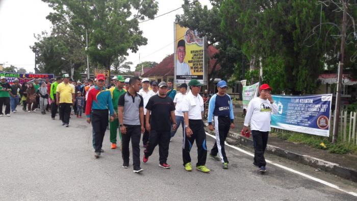 Jalan Santai Milad Muhammadiyah Kuansing Dilepas Bupati Jalan Santai Milad Muhammadiyah Kuansing Dilepas Bupatii