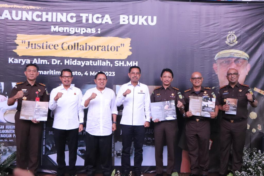 Persatuan Jaksa Indonesia (PERSAJA) Launching Tiga Buku Mengupas “Justice Collaborator” Karya alm. Dr. Hidayatullah Persatuan Jaksa Indonesia (PERSAJA) Launching Tiga Buku Mengupas “Justice Collaborator” Karya alm. Dr. Hidayatullahi