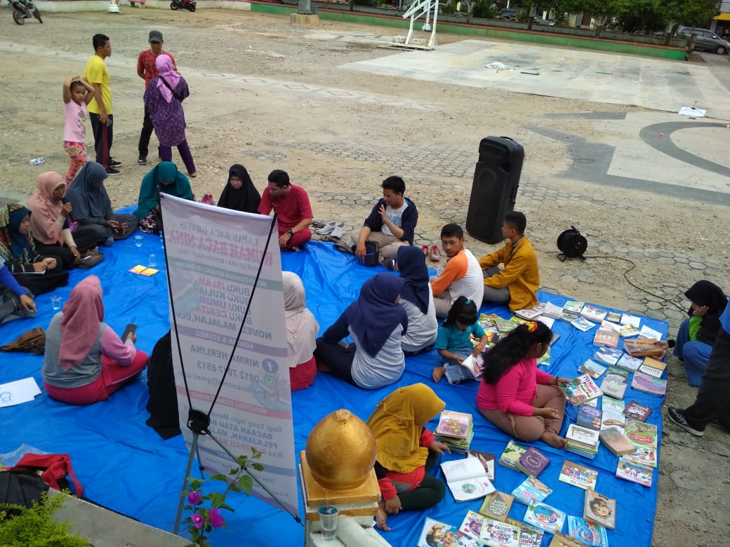 Pegiat Literasi Rokan Hulu Eksis Buka Lapak Baca Gratis Pegiat Literasi Rokan Hulu Eksis Buka Lapak Baca Gratisi