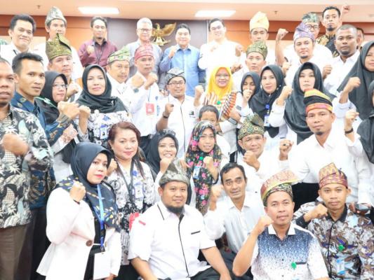 Legislator Riau Berkomitmen Perjuangkan Guru Honorer di Riau Jadi PNS Legislator Riau Berkomitmen Perjuangkan Guru Honorer di Riau Jadi PNSi