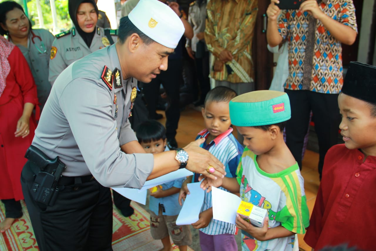 Minggu Terakhir Ramadhan, Polresta Pekanbaru Kunjungi Panti Asuhan Ali An-Nafi'i Minggu Terakhir Ramadhan, Polresta Pekanbaru Kunjungi Panti Asuhan Ali An-Nafi'ii