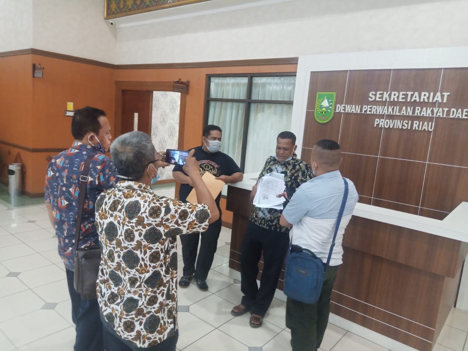 Masyarakat Rohul: 'Sari Antoni itu Anggota Dewan Segudang Masalah. Sebentar Lagi Kasus Asusilanya Ka Masyarakat Rohul: 'Sari Antoni itu Anggota Dewan Segudang Masalah. Sebentar Lagi Kasus Asusilanya Kai