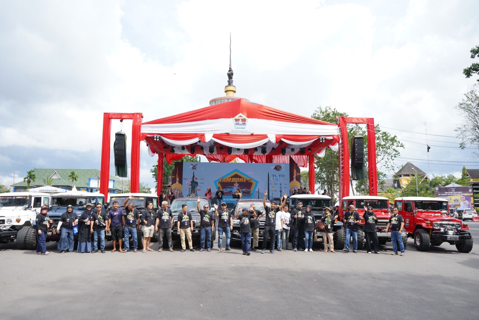 TLCI Chapter#2 Riau Sabet Juara 1 Kategori Modifikasi Overland di Perhelatan Akbar Jamnas V di Jambi TLCI Chapter#2 Riau Sabet Juara 1 Kategori Modifikasi Overland di Perhelatan Akbar Jamnas V di Jambii