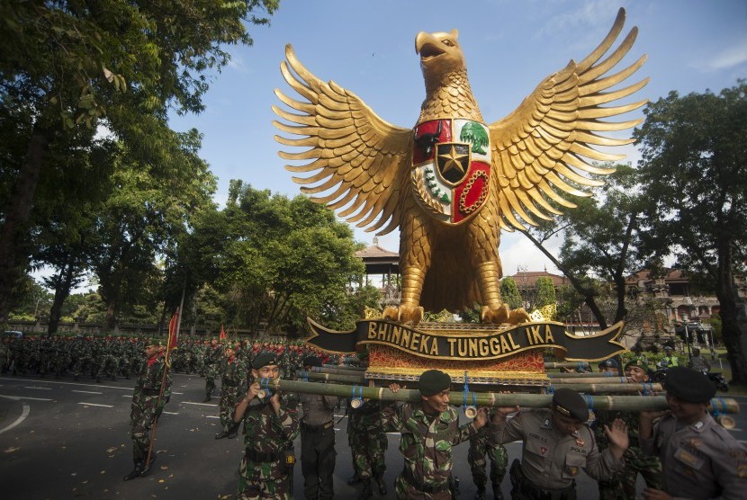 RUU HIP: Upaya Mengubah Pancasila? RUU HIP: Upaya Mengubah Pancasila?i