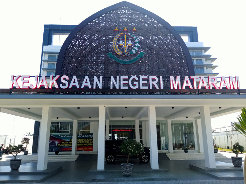 Kinerja Bidang DATUN Semester I Kejari Mataram Tahun 2023 Kinerja Bidang DATUN Semester I Kejari Mataram Tahun 2023i
