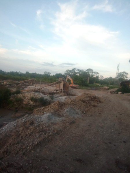 APH TUTUP MATA, GALIAN C ILEGAL ADALAH BENALU YANG MENGENYANGKAN APH TUTUP MATA, GALIAN C ILEGAL ADALAH BENALU YANG MENGENYANGKANi