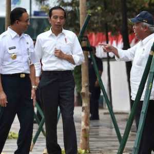 Pak Jokowi, Pak Anies, Dan Pak Basuki, Sesama UGM Jangan Ribut! Pak Jokowi, Pak Anies, Dan Pak Basuki, Sesama UGM Jangan Ribut!i