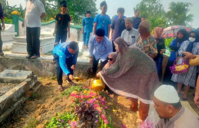 Sekretaris DPD Demokrat Riau Wafat, Agung Nugroho: Sosok Tauladan yang Selalu Kedepankan Kebaikan Sekretaris DPD Demokrat Riau Wafat, Agung Nugroho: Sosok Tauladan yang Selalu Kedepankan Kebaikani