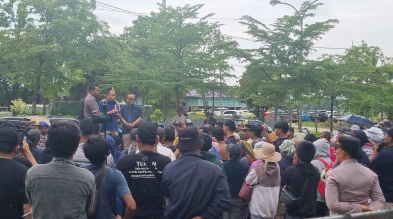 Diduga Bermain di Balik Layar, Dugaan Orkestrasi Politik Bupati Pelalawani