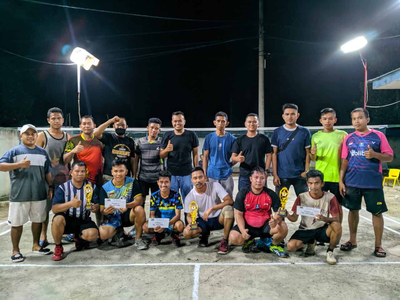 Sukses Taja Turnamen, Grup Badminton Malam Cetak Pemain Siap Tanding Sukses Taja Turnamen, Grup Badminton Malam Cetak Pemain Siap Tandingi