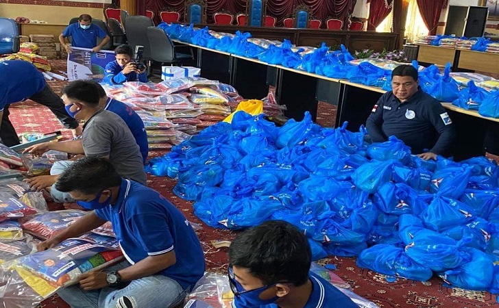 Anggota DPR RI Achmad Bagikan 1500 Paket Sembako di Rohul dan Pekanbaru Anggota DPR RI Achmad Bagikan 1500 Paket Sembako di Rohul dan Pekanbarui