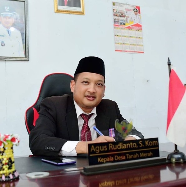 Innalillahi wa inna ilaihi raji'un  Telah Berpulang Agus Rudianto, S.Kom: Kepala Desa Tanah Merah Inhili
