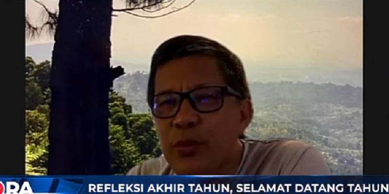 Sri Mulyani Klaim Ekonomi Indonesia Meroket, Rocky Gerung: Supaya Jokowi Senang Sri Mulyani Klaim Ekonomi Indonesia Meroket, Rocky Gerung: Supaya Jokowi Senangi
