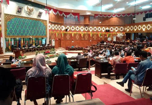 Minta Diagendakan Ulang, PKB Nilai Penyampaian LKPJ Pemprov Riau Langgar 3 Aturan Minta Diagendakan Ulang, PKB Nilai Penyampaian LKPJ Pemprov Riau Langgar 3 Aturani