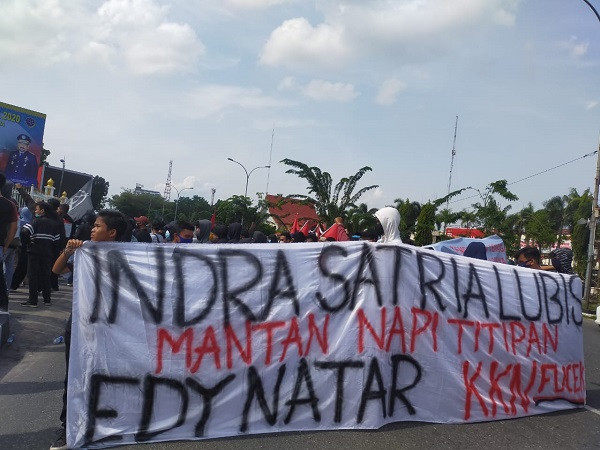 DPR Minta Gubri dan Kemendagri Tinjau Ulang Pengangkatan Mantan Napi sebagai Pejabat DPR Minta Gubri dan Kemendagri Tinjau Ulang Pengangkatan Mantan Napi sebagai Pejabat