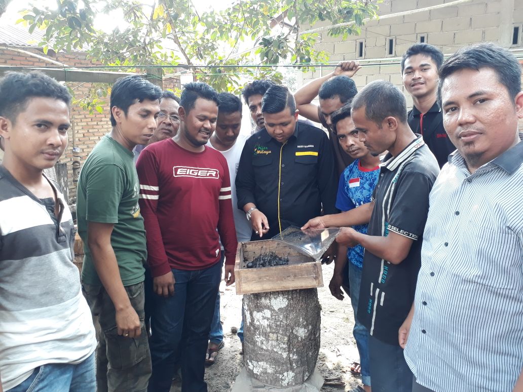 Pijar Melayu Bentuk UMKM di Kuok, Promosikan Madu Galo-galo dari Kampar Pijar Melayu Bentuk UMKM di Kuok, Promosikan Madu Galo-galo dari Kampari