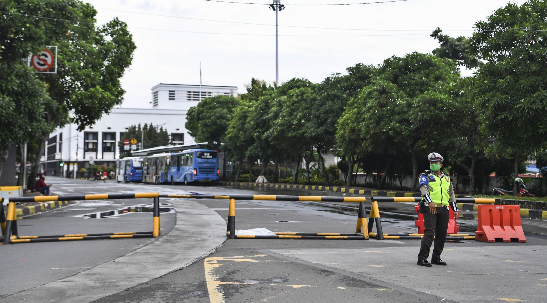 2 Pekan PPKM Darurat Tanpa Keadilan Hukum Karantina Wilayah