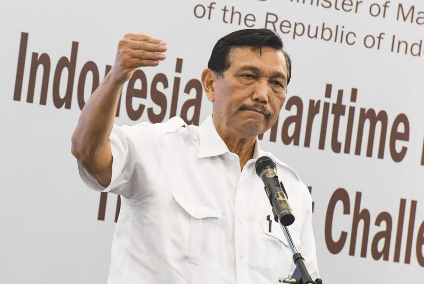 Luhut Undang Profesor dan Pakar Ekonomi untuk Atasi Covid-19 Luhut Undang Profesor dan Pakar Ekonomi untuk Atasi Covid-19i