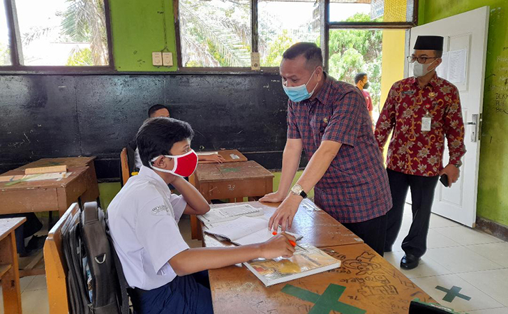 Kota Pekanbaru PPKM Level 2, Kadisdik: Aturan Belajar Tatap Muka Masih Sama Kota Pekanbaru PPKM Level 2, Kadisdik: Aturan Belajar Tatap Muka Masih Samai