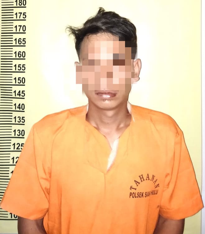 Ditanya Istrinya Karena Telat Pulang Malah Mukul, Pelaku KDRT ini Diamankan Polsek Siak Hulu Ditanya Istrinya Karena Telat Pulang Malah Mukul, Pelaku KDRT ini Diamankan Polsek Siak Hului