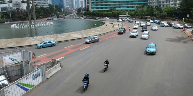 Ahok pangkas waktu larangan motor lintasi Thamrin-Merdeka Barat Ahok pangkas waktu larangan motor lintasi Thamrin-Merdeka Barati
