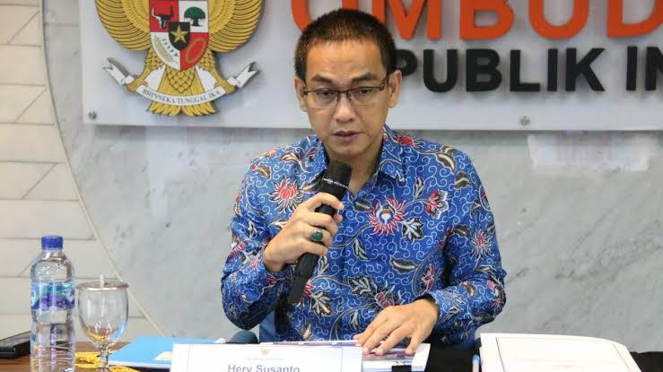 Gelar Seminar Nasional Literasi Pelayanan Publik Dalam Penataan Infrastruktur Telekomunikasi Menuju Smartcity, Ini Kata Hery Susanto Gelar Seminar Nasional Literasi Pelayanan Publik Dalam Penataan Infrastruktur Telekomunikasi Menuju Smartcity, Ini Kata Hery Susantoi