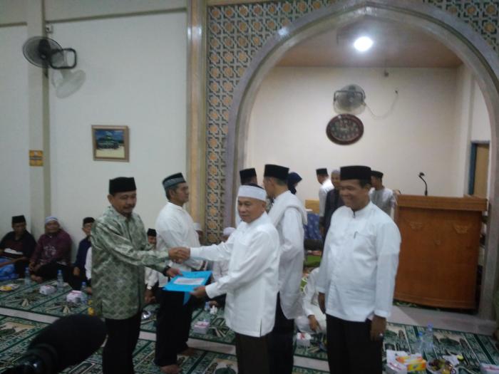 Safari Ramadhan di Masjid Nurul Jannah, Ketua DPRD Pekanbaru Beri Bantuan Safari Ramadhan di Masjid Nurul Jannah, Ketua DPRD Pekanbaru Beri Bantuani