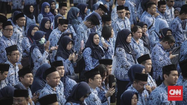 Daftar Syarat Gaji PNS Naik Tinggii