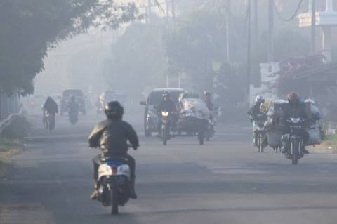 Titik Panas Akibat Kebakaran Lahan Mulai Mengancam Riau Titik Panas Akibat Kebakaran Lahan Mulai Mengancam Riaui