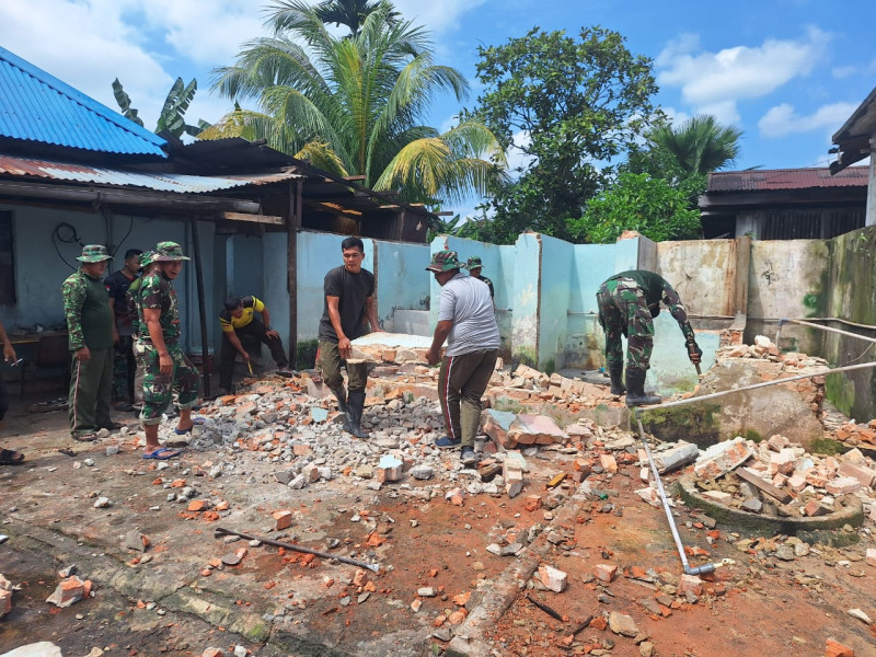 Korem 031/Wira Bima Renovasi Panti Asuhan Bhakti Mufariddun Sebagai Bentuk Kepedulian Sosial Korem 031/Wira Bima Renovasi Panti Asuhan Bhakti Mufariddun Sebagai Bentuk Kepedulian Sosiali