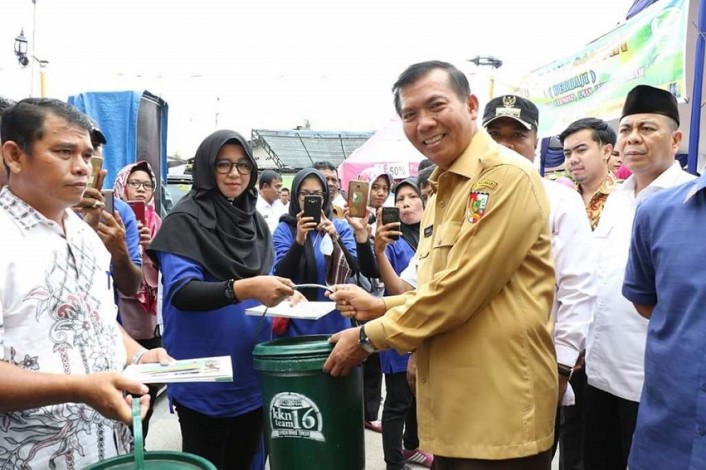 Wako Firdaus Minta Sekolah Siapkan Bank Sampah Wako Firdaus Minta Sekolah Siapkan Bank Sampahi