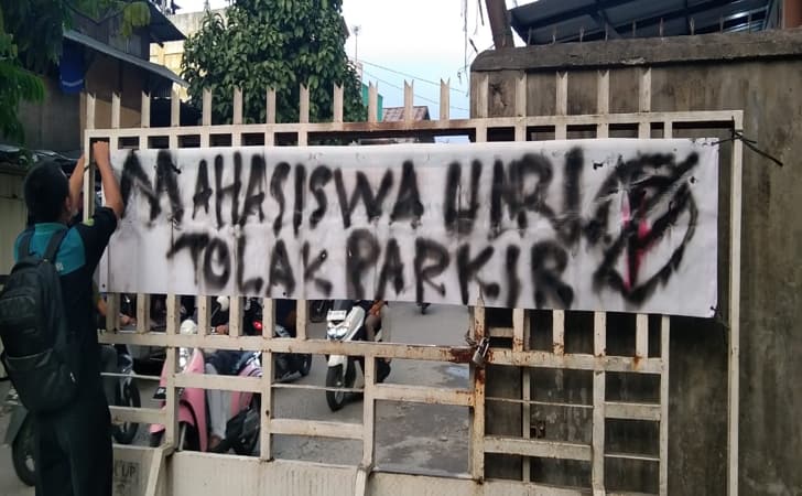 Ditolak, Dishub Pekanbaru Bekukan Layanan Parkir di Sekitar Unri Ditolak, Dishub Pekanbaru Bekukan Layanan Parkir di Sekitar Unrii
