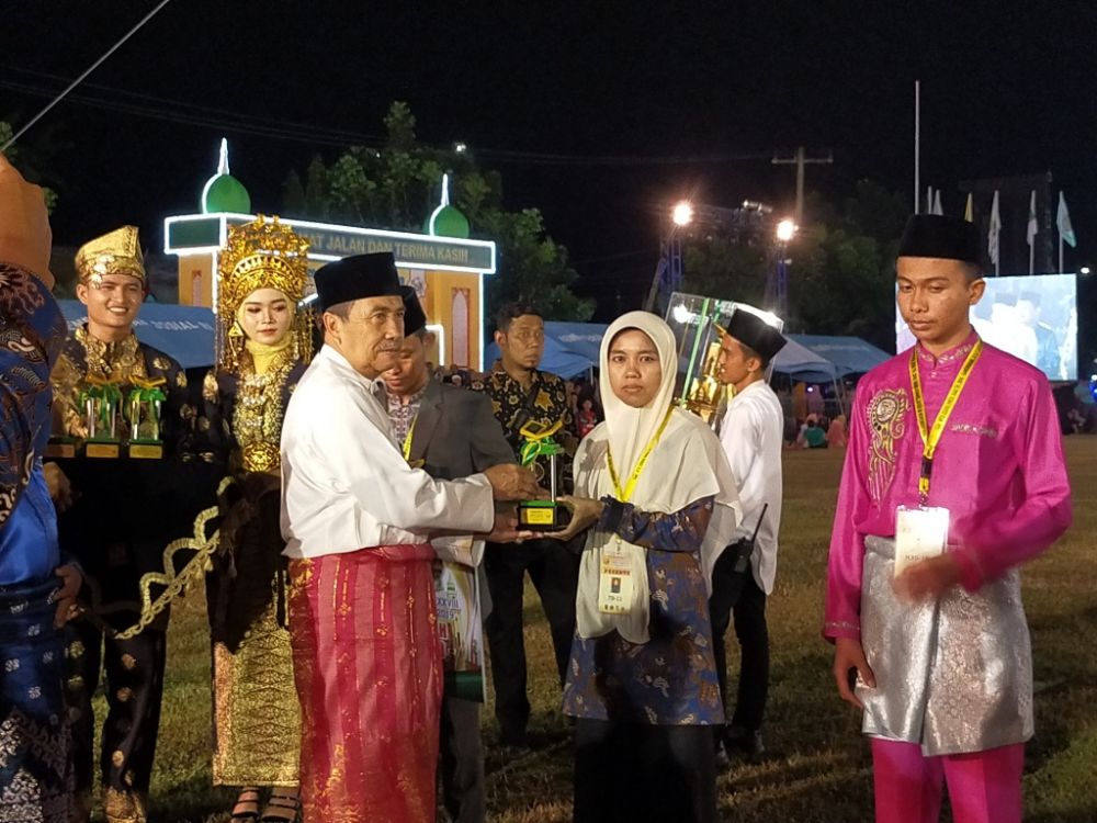 Gubernur Riau Syamsuar Resmi Tutup MTQ Riau XXXVIII Gubernur Riau Syamsuar Resmi Tutup MTQ Riau XXXVIIIi