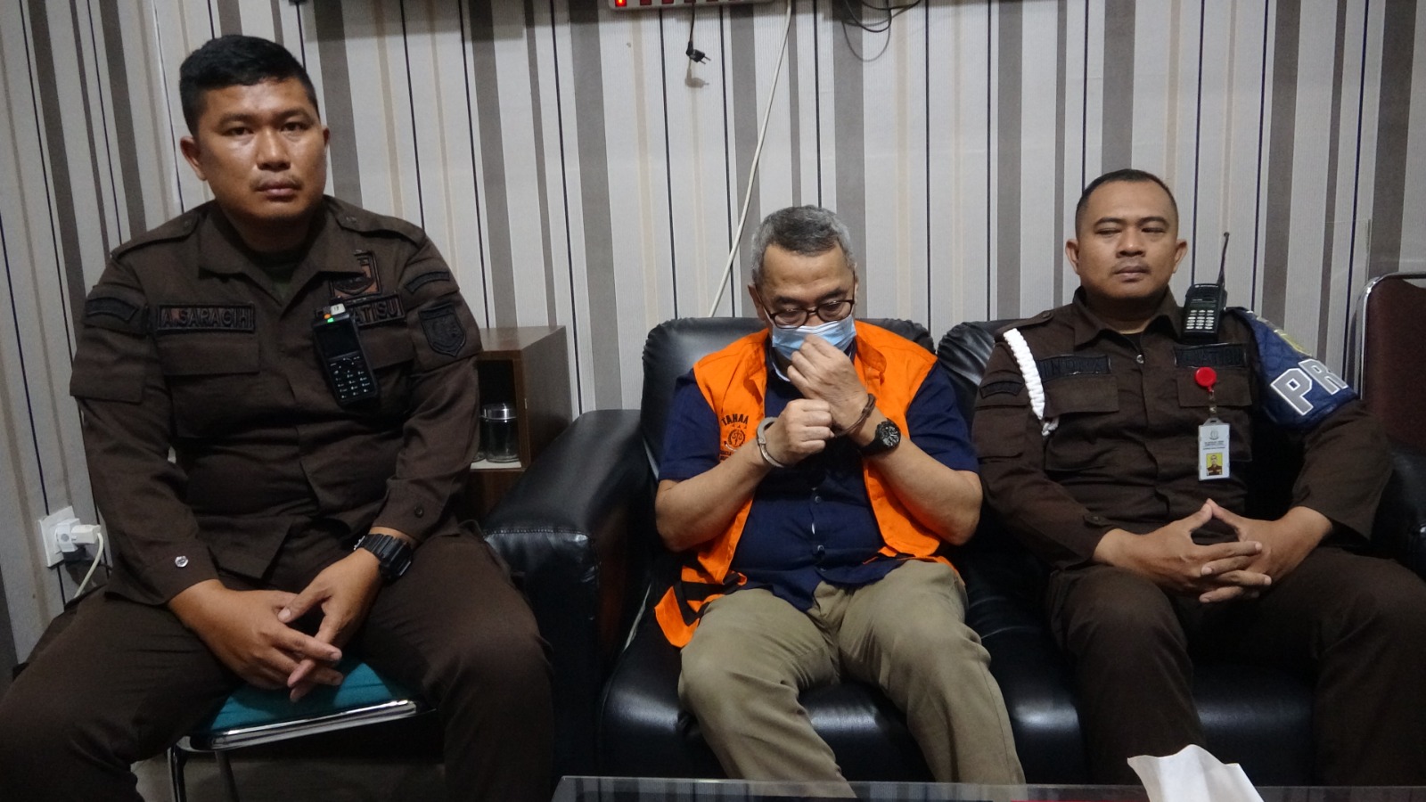 Tim Tabur Kejaksaan Tinggi Sumatera Utara Berhasil  Mengamankan Terpidana MEMET SOILANGON SIREGAR  terkait Kasus Korupsi Rp32 Miliar di BSM KCP Perdagangan