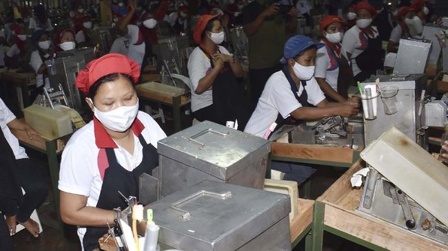 Pemerintah-DPR Hapus Upah Minimum Sektoral dalam RUU Ciptaker Pemerintah-DPR Hapus Upah Minimum Sektoral dalam RUU Ciptakeri