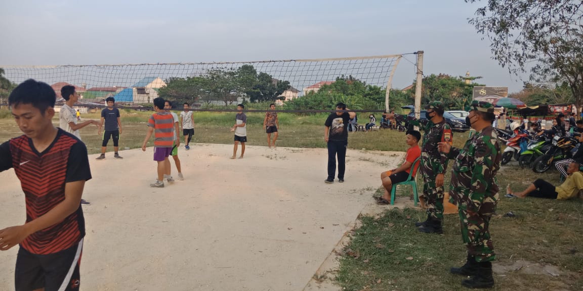 Pemuda Desa Pandau Jaya Terima Pembinaan Dan Pelatihan Volly Dari Personel Koramil 06/SH Pemuda Desa Pandau Jaya Terima Pembinaan Dan Pelatihan Volly Dari Personel Koramil 06/SHi