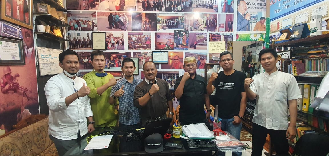 IPSS Riau Sambangi Mantan Ketua KKSS Riau Yusuf Daeng, Ph.D