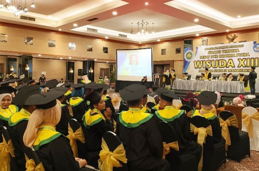 STIE Dharma Putra resmi menggelar Sidang Terbuka Wisuda XIII Program Studi S1 Manajemen Tahun Ajaran 2024/2025. STIE Dharma Putra resmi menggelar Sidang Terbuka Wisuda XIII Program Studi S1 Manajemen Tahun Ajaran 2024/2025.