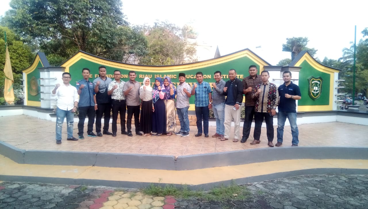 Dibuat Geram Penghina Kampus, Forum Alumni UIR Bersatu Layangkan Somasi Terbuka Dibuat Geram Penghina Kampus, Forum Alumni UIR Bersatu Layangkan Somasi Terbukai