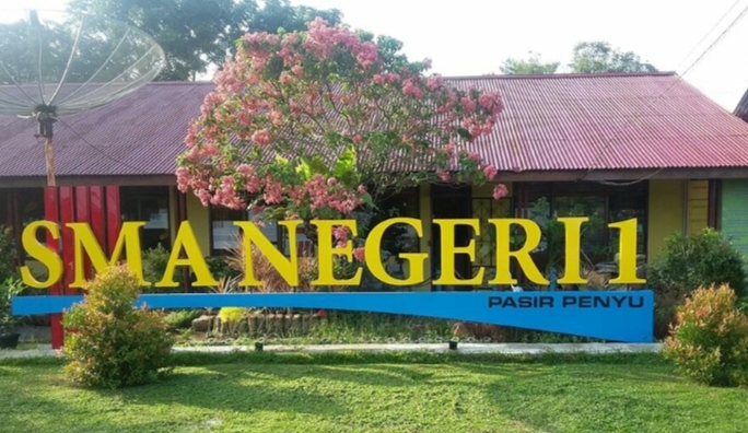 Diduga Melecehkan Profesi Wartwan, Kepsek SMA Negeri 1 Pasir Penyu Dipolisikan Diduga Melecehkan Profesi Wartwan, Kepsek SMA Negeri 1 Pasir Penyu Dipolisikani