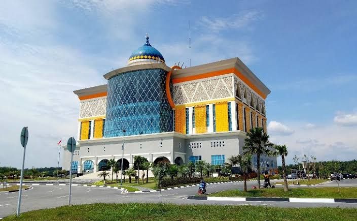 Firdaus Restui Erna Juita Sebagai Sekwan DPRD Pekanbaru ? Firdaus Restui Erna Juita Sebagai Sekwan DPRD Pekanbaru ?i