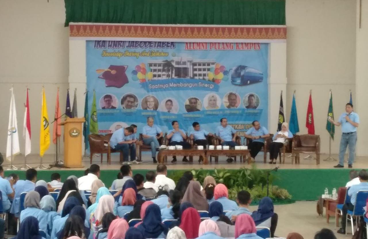 IKA UR Jabodetabek Pulang Kampus, Motivasi Ribuan Mahasiswa UR IKA UR Jabodetabek Pulang Kampus, Motivasi Ribuan Mahasiswa URi