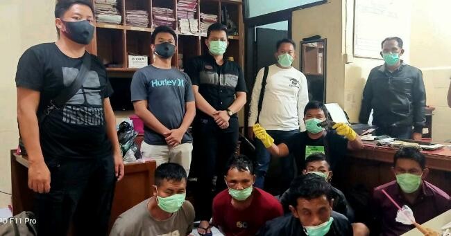 Kawanan Perampok Berhasil Ditangkap Jajaran Polres Pelalawan Kawanan Perampok Berhasil Ditangkap Jajaran Polres Pelalawani